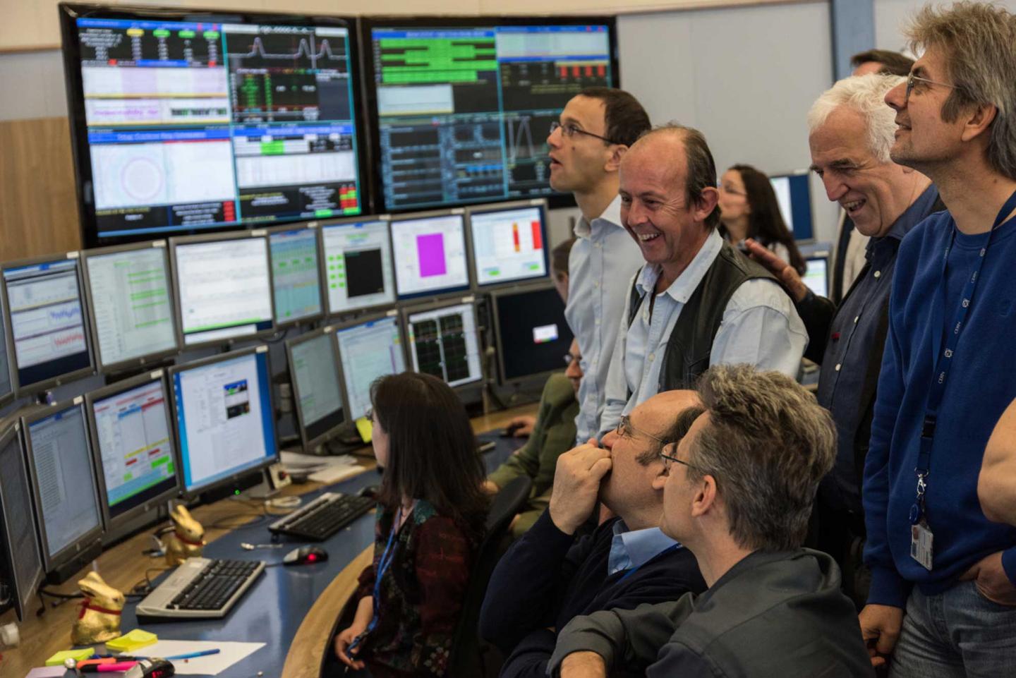 Happy LHC operators confirm circulation of Beam 2 at 10.41am - the first in the accelerator for two years (Image: Maximilien Brice/CERN)